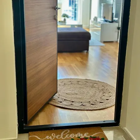 Cozy Flat In & Olympic Hall View